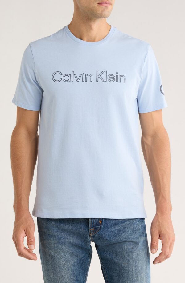 Traveling Logo Graphic T-Shirt