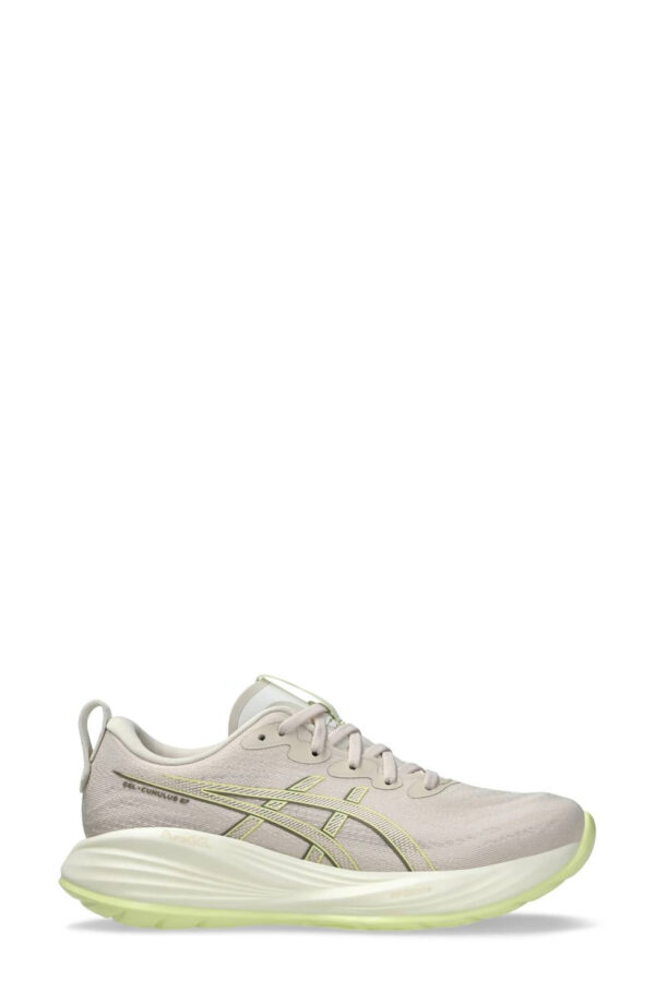 women's cumulus 27 running shoe in mineral beige/ huddle yellow