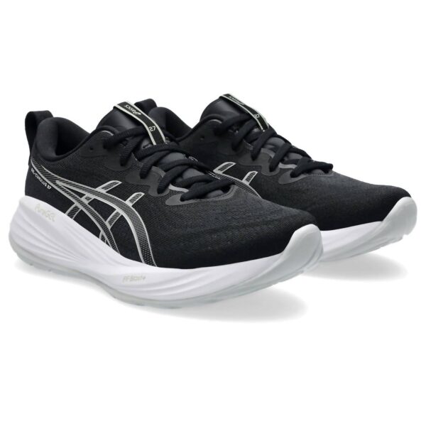 women's cumulus 27 running shoes in black/white