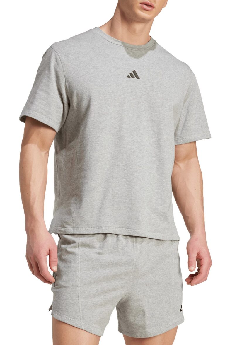D4T X Graphic T-Shirt