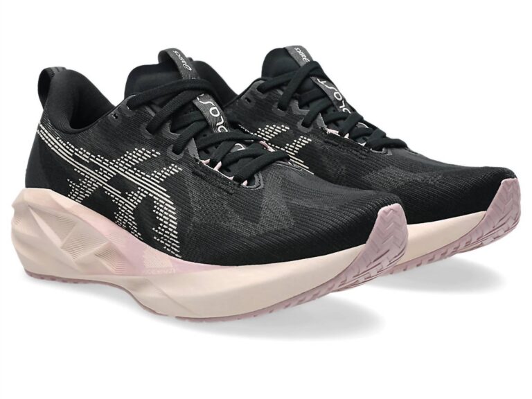 women's novablast 5 shoe in black/pearl pink