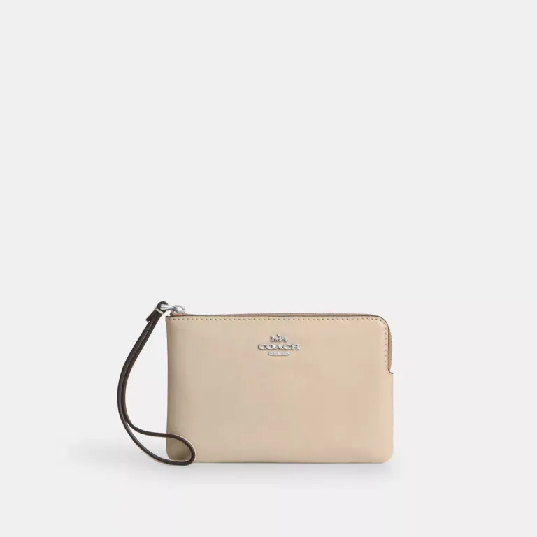 corner zip wristlet