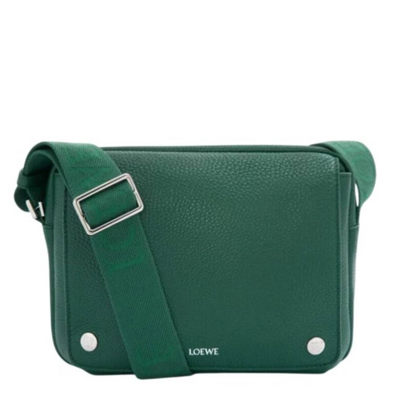 Medium Pebble Messenger Bag
